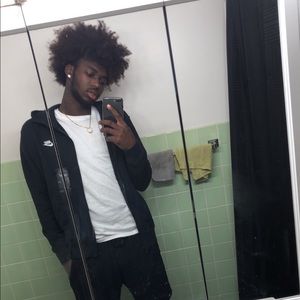 Meet your Posher, Devontae